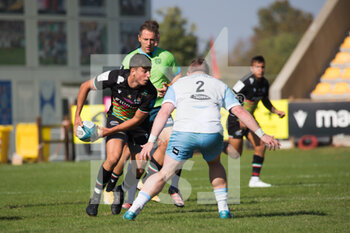 2021-10-16 - player of Zebre Parma passes the ball - ZEBRE RUGBY CLUB VS GLASGOW WARRIORS - UNITED RUGBY CHAMPIONSHIP - RUGBY