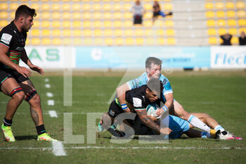 2021-10-16 - Maxime MBANDA' (Zebre Parma) is plated by scottish players - ZEBRE RUGBY CLUB VS GLASGOW WARRIORS - UNITED RUGBY CHAMPIONSHIP - RUGBY