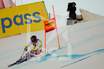 2021-12-17 - Gino Caviziel (SUI) - 2021 FIS SKI WORLD CUP - MEN' SUPER-G - ALPINE SKIING - WINTER SPORTS