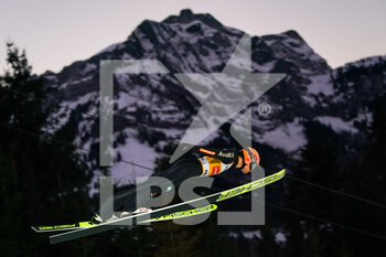 2021-12-19 - 19.12.2021, Engelberg, Gross-Titlis-Schanze, FIS Ski Jumping World Cup Engelberg, Karl Geiger GER jumps off the hill, in action - FIS SKI JUMPING WORLD CUP 2021 - NORDIC SKIING - WINTER SPORTS