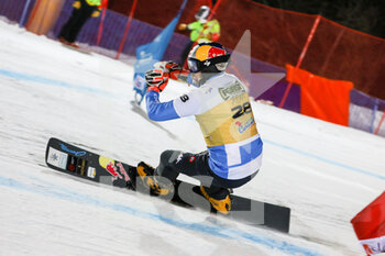 2021-12-18 - Roland FISCHNALLER ITA - 2021 FIS SNOWBOARD WORLD CUP - MEN'S PARALLEL GIANT SLALOM - SNOWBOARD - WINTER SPORTS