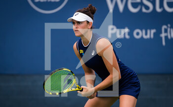 2021-08-18 - Jennifer Brady of the United States in action during the second round at the 2021 Western & Southern Open WTA 1000 tennis tournament against Jelena Ostapenko of Latvia on August 18, 2021 at Lindner Family Tennis Center in Cincinnati, USA - Photo Rob Prange / Spain DPPI / DPPI - 2021 WESTERN & SOUTHERN OPEN WTA 1000 TENNIS TOURNAMENT - INTERNATIONALS - TENNIS