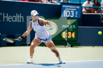 2021-08-18 - Ashleigh Barty of Australia in action during the second round of the 2021 Western & Southern Open WTA 1000 tennis tournament against Heather Watson of Great Britain on August 18, 2021 at Lindner Family Tennis Center in Cincinnati, USA - Photo Rob Prange / Spain DPPI / DPPI - 2021 WESTERN & SOUTHERN OPEN WTA 1000 TENNIS TOURNAMENT - INTERNATIONALS - TENNIS