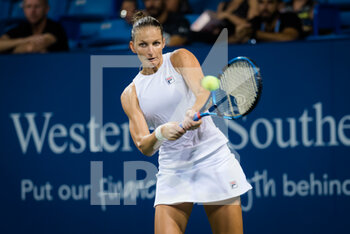 2021-08-18 - Karolina Pliskova of the Czech Republic in action during the second round at the 2021 Western & Southern Open WTA 1000 tennis tournament against Yulia Putintseva of Kazakhstan on August 18, 2021 at Lindner Family Tennis Center in Cincinnati, USA - Photo Rob Prange / Spain DPPI / DPPI - 2021 WESTERN & SOUTHERN OPEN WTA 1000 TENNIS TOURNAMENT - INTERNATIONALS - TENNIS
