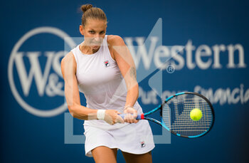2021-08-19 - Karolina Pliskova of the Czech Republic in action during her third round match at the 2021 Western & Southern Open WTA 1000 tennis tournament against Jessica Pegula of the United States on August 19, 2021 at Lindner Family Tennis Center in Cincinnati, USA - Photo Rob Prange / Spain DPPI / DPPI - 2021 WESTERN & SOUTHERN OPEN WTA 1000 TENNIS TOURNAMENT - INTERNATIONALS - TENNIS