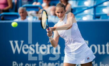 2021-08-21 - Karolina Pliskova of the Czech Republic in action during the semi-final at the 2021 Western & Southern Open WTA 1000 tennis tournament against Jil Teichmann of Switzerland on August 21, 2021 at Lindner Family Tennis Center in Cincinnati, USA - Photo Rob Prange / Spain DPPI / DPPI - 2021 WESTERN & SOUTHERN OPEN WTA 1000 TENNIS TOURNAMENT - INTERNATIONALS - TENNIS