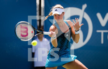 2021-08-23 - Kristina Mladenovic of France in action during the second round of the 2021 WTA Chicago Womens Open WTA 250 tennis tournament against Francoise Abanda of Canada on August 24, 2021 in Chicago, United States - Photo Rob Prange / Spain DPPI / DPPI - 2021 WTA CHICAGO WOMENS OPEN, WTA 250 TENNIS TOURNAMENT - INTERNATIONALS - TENNIS