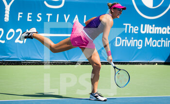 2021-08-24 - Nicole Melichar of the United States playing doubles with Demi Schuurs at the 2021 WTA Chicago Womens Open WTA 250 tennis tournament on August 25, 2021 in Chicago, United States - Photo Rob Prange / Spain DPPI / DPPI - 2021 WTA CHICAGO WOMENS OPEN WTA 250 TENNIS TOURNAMENT - INTERNATIONALS - TENNIS