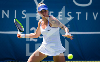 2021-08-25 - Tereza Martincova of the Czech Republic in action during her second round match at the 2021 WTA Chicago Womens Open WTA 250 tennis tournament against Su-Wei Hsieh of Chinese Taipeh on August 25, 2021 in Chicago, United States - Photo Rob Prange / Spain DPPI / DPPI - 2021 WTA CHICAGO WOMENS OPEN WTA 250 TENNIS TOURNAMENT  - INTERNATIONALS - TENNIS