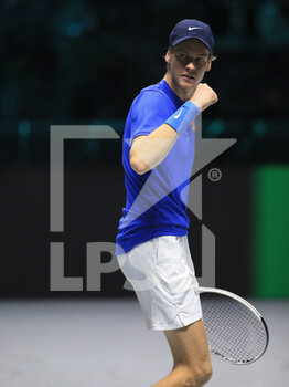 2021-11-27 - Jannik Sinner (Italy) celebrates during the match against Daniel Elahi Galán (Colombia) - DAVIS CUP FINALS 2021 - ITALY VS COLOMBIA - INTERNATIONALS - TENNIS