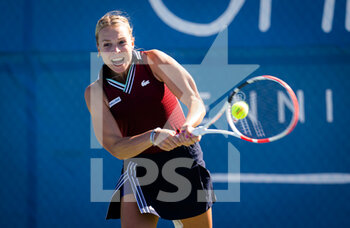 2021-09-27 - Anett Kontaveit of Estonia in action during the first round of the 2021 Chicago Fall Tennis Classic WTA 500 tennis tournament against Madison Brengle of United States on September 28, 2021 in Chicago, USA - 2021 CHICAGO FALL TENNIS CLASSIC, WTA 500 TENNIS TOURNAMENT - INTERNATIONALS - TENNIS