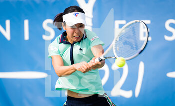2021-09-30 - Mai Hontama of Japan in action during the third round of the 2021 Chicago Fall Tennis Classic WTA 500 tennis tournament against Shelby Rogers of the United States on September 30, 2021 in Chicago, USA - 2021 CHICAGO FALL TENNIS CLASSIC WTA 500 TENNIS TOURNAMENT - INTERNATIONALS - TENNIS