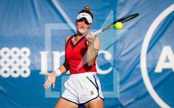 2021-10-01 - Marketa Vondrousova of the Czech Republic in action during the quarter-final of the 2021 Chicago Fall Tennis Classic WTA 500 tennis tournament against Danielle Collins of the United States on October 1, 2021 in Chicago, USA - 2021 CHICAGO FALL TENNIS CLASSIC WTA 500 TENNIS TOURNAMENT - INTERNATIONALS - TENNIS