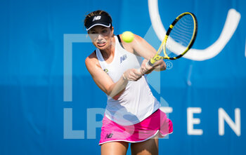 2021-10-01 - Danielle Collins of the United States in action during the quarter-final of the 2021 Chicago Fall Tennis Classic WTA 500 tennis tournament against Marketa Vondrousova of the Czech Republic on October 1, 2021 in Chicago, USA - 2021 CHICAGO FALL TENNIS CLASSIC WTA 500 TENNIS TOURNAMENT - INTERNATIONALS - TENNIS