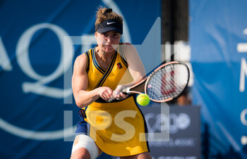 2021-10-01 - Elina Svitolina of the Ukraine in action during the quarter-final of the 2021 Chicago Fall Tennis Classic WTA 500 tennis tournament against Ons Jabeur of Tunisia on October 1, 2021 in Chicago, USA - 2021 CHICAGO FALL TENNIS CLASSIC WTA 500 TENNIS TOURNAMENT - INTERNATIONALS - TENNIS