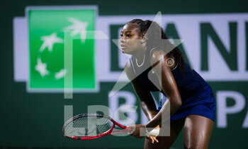 2021-10-06 - Alycia Parks of the United States in action during the first round of the 2021 BNP Paribas Open WTA 1000 tennis tournament against Arantxa Rus of the Netherlands on October 6, 2021 at Indian Wells Tennis Garden in Indian Wells, United States - 2021 BNP PARIBAS OPEN WTA 1000 TENNIS TOURNAMENT - INTERNATIONALS - TENNIS