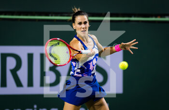 2021-10-06 - Nuria Parrizas-Diaz of Spain in action during the first round of the 2021 BNP Paribas Open WTA 1000 tennis tournament against Lauren Davis of the United States on October 7, 2021 at Indian Wells Tennis Garden in Indian Wells, United States - 2021 BNP PARIBAS OPEN WTA 1000 TENNIS TOURNAMENT - INTERNATIONALS - TENNIS