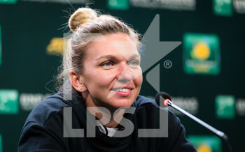2021-10-08 - Simona Halep of Romania talks to the media after the second round of the 2021 BNP Paribas Open WTA 1000 tennis tournament on October 8, 2021 at Indian Wells Tennis Garden in Indian Wells, United States - 2021 BNP PARIBAS OPEN WTA 1000 TENNIS TOURNAMENT - INTERNATIONALS - TENNIS