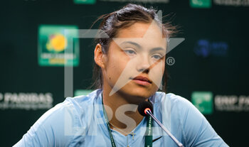 2021-10-08 - Emma Raducanu of Great Britain talks to the media after the second round of the 2021 BNP Paribas Open WTA 1000 tennis tournament on October 8, 2021 at Indian Wells Tennis Garden in Indian Wells, United States - 2021 BNP PARIBAS OPEN WTA 1000 TENNIS TOURNAMENT - INTERNATIONALS - TENNIS