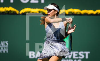 2021-10-08 - Ajla Tomljanovic of Australia in action during the second round at the 2021 BNP Paribas Open WTA 1000 tennis tournament against Garbine Muguruza of Spain on October 9, 2021 at Indian Wells Tennis Garden in Indian Wells, United States - 2021 BNP PARIBAS OPEN WTA 1000 TENNIS TOURNAMENT - INTERNATIONALS - TENNIS