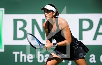 2021-10-08 - Garbine Muguruza of Spain in action during the second round at the 2021 BNP Paribas Open WTA 1000 tennis tournament against Ajla Tomljanovic of Australia on October 9, 2021 at Indian Wells Tennis Garden in Indian Wells, United States - 2021 BNP PARIBAS OPEN WTA 1000 TENNIS TOURNAMENT - INTERNATIONALS - TENNIS