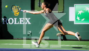 2021-10-08 - Karolina Pliskova of the Czech Republic in action during the second round at the 2021 BNP Paribas Open WTA 1000 tennis tournament against Magdalena Frech of Poland on October 9, 2021 at Indian Wells Tennis Garden in Indian Wells, United States - 2021 BNP PARIBAS OPEN WTA 1000 TENNIS TOURNAMENT - INTERNATIONALS - TENNIS