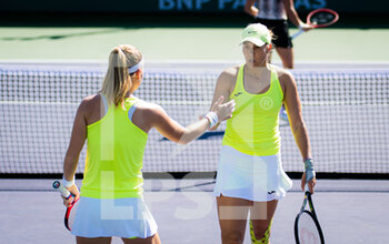 2021-10-08 - Lucie Hradecka & Marie Bouzkova of the Czech Republic playing doubles at the 2021 BNP Paribas Open WTA 1000 tennis tournament on October 9, 2021 at Indian Wells Tennis Garden in Indian Wells, United States - 2021 BNP PARIBAS OPEN WTA 1000 TENNIS TOURNAMENT - INTERNATIONALS - TENNIS