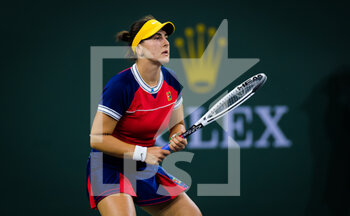 2021-10-08 - Bianca Andreescu of Canada in action during the second round at the 2021 BNP Paribas Open WTA 1000 tennis tournament against Alison Riske of the United States on October 9, 2021 at Indian Wells Tennis Garden in Indian Wells, United States - 2021 BNP PARIBAS OPEN WTA 1000 TENNIS TOURNAMENT - INTERNATIONALS - TENNIS