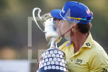 2021-10-10 - Rafa Cabrera Bello of Spain celebrates the victory with the tournament trophy during the 2021 Acciona Open de Espana, Golf European Tour, Spain Open, on October 10, 2021 at Casa de Campo in Madrid, Spain - 2021 ACCIONA OPEN DE ESPANA, GOLF EUROPEAN TOUR, SPAIN OPEN - GOLF - OTHER SPORTS