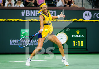 2021-10-09 - Victoria Azarenka of Belarus in action during the third round at the 2021 BNP Paribas Open WTA 1000 tennis tournament against Petra Kvitova of the Czech Republic on October 10, 2021 at Indian Wells Tennis Garden in Indian Wells, United States - 2021 BNP PARIBAS OPEN WTA 1000 TENNIS TOURNAMENT - INTERNATIONALS - TENNIS