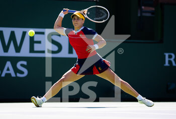 2021-10-09 - Bianca Andreescu of Canada in action during the third round at the 2021 BNP Paribas Open WTA 1000 tennis tournament against Anett Kontaveit of Estonia on October 11, 2021 at Indian Wells Tennis Garden in Indian Wells, United States - 2021 BNP PARIBAS OPEN WTA 1000 TENNIS TOURNAMENT - INTERNATIONALS - TENNIS