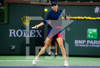 2021-10-09 - Amanda Anisimova of the United States in action during the third round at the 2021 BNP Paribas Open WTA 1000 tennis tournament against Barbora Krejcikova of the Czech Republic on October 11, 2021 at Indian Wells Tennis Garden in Indian Wells, United States - 2021 BNP PARIBAS OPEN WTA 1000 TENNIS TOURNAMENT - INTERNATIONALS - TENNIS
