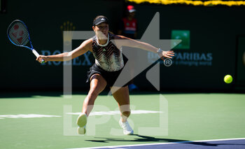 2021-10-12 - Jessica Pegula of the United States in action during the fourth round at the 2021 BNP Paribas Open WTA 1000 tennis tournament against Elina Svitolina of Ukraine on October 12, 2021 at Indian Wells Tennis Garden in Indian Wells, United States - 2021 BNP PARIBAS OPEN WTA 1000 TENNIS TOURNAMENT - INTERNATIONALS - TENNIS