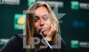 2021-10-15 - Paula Badosa of Spain talks to the media after the semi-final of the 2021 BNP Paribas Open WTA 1000 tennis tournament on October 15, 2021 at Indian Wells Tennis Garden in Indian Wells, United States - 2021 BNP PARIBAS OPEN WTA 1000 TENNIS TOURNAMENT - INTERNATIONALS - TENNIS