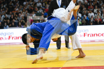 2021-10-17 - Men -81 kg, Takeshi SASAKI of Japan gold medal competes and beats by ippon Tato GRIGALASHVILI during the Paris Grand Slam 2021, Judo event on October 17, 2021 at AccorHotels Arena in Paris, France - PARIS GRAND SLAM 2021, JUDO EVENT - INTERNATIONALS - TENNIS