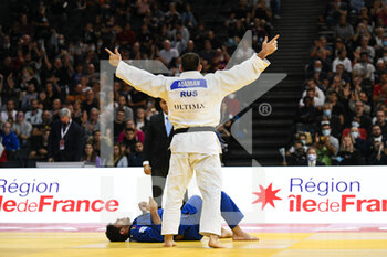 2021-10-17 - Men -100 kg, Arman ADAMIAN of Russia gold medal competes and beats by ippon Asley GONZALEZ of Romania during the Paris Grand Slam 2021, Judo event on October 17, 2021 at AccorHotels Arena in Paris, France - PARIS GRAND SLAM 2021, JUDO EVENT - INTERNATIONALS - TENNIS