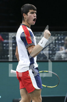 2021-11-02 - Carlos Alcaraz of Spain celebrates a point during day 2 of the Rolex Paris Masters 2021, an ATP Masters 1000 tennis tournament on November 2, 2021 at Accor Arena in Paris, France - ROLEX PARIS MASTERS 2021, AN ATP MASTERS 1000 TENNIS TOURNAMENT - INTERNATIONALS - TENNIS