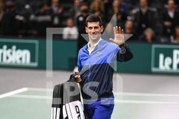 2021-11-02 - Novak Djokovic of Serbia salutes the audience during the Rolex Paris Masters 2021, ATP Masters 1000 tennis tournament, on November 2, 2021 at Accor Arena in Paris, France - ROLEX PARIS MASTERS 2021, ATP MASTERS 1000 TENNIS TOURNAMENT - INTERNATIONALS - TENNIS