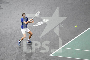 2021-11-03 - Daniil Medvedev of Russia during the Rolex Paris Masters 2021, ATP Masters 1000 tennis tournament, on November 3, 2021 at Accor Arena in Paris, France - ROLEX PARIS MASTERS 2021, ATP MASTERS 1000 TENNIS TOURNAMENT - INTERNATIONALS - TENNIS