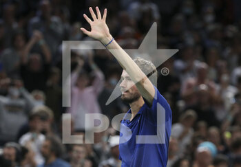 2021-11-05 - Daniil Medvedev of Russia celebrates his victory during the Rolex Paris Masters 2021, ATP Masters 1000 tennis tournament on November 4, 2021 at Accor Arena in Paris, France - ROLEX PARIS MASTERS 2021, ATP MASTERS 1000 TENNIS TOURNAMENT - INTERNATIONALS - TENNIS