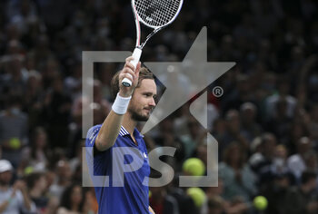 2021-11-05 - Daniil Medvedev of Russia celebrates his victory during the Rolex Paris Masters 2021, ATP Masters 1000 tennis tournament on November 4, 2021 at Accor Arena in Paris, France - ROLEX PARIS MASTERS 2021, ATP MASTERS 1000 TENNIS TOURNAMENT - INTERNATIONALS - TENNIS