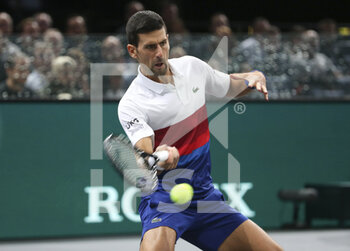2021-11-07 - Novak Djokovic of Serbia during the Rolex Paris Masters 2021 Final, an ATP Masters 1000 tennis tournament on November 7, 2021 at Accor Arena in Paris, France - ROLEX PARIS MASTERS 2021 FINAL, AN ATP MASTERS 1000 TENNIS TOURNAMENT - INTERNATIONALS - TENNIS