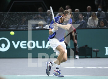 2021-11-07 - Daniil Medvedev of Russia during the Rolex Paris Masters 2021 Final, an ATP Masters 1000 tennis tournament on November 7, 2021 at Accor Arena in Paris, France - ROLEX PARIS MASTERS 2021 FINAL, AN ATP MASTERS 1000 TENNIS TOURNAMENT - INTERNATIONALS - TENNIS
