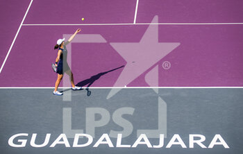 2021-11-11 - Iga Swiatek of Poland in action against Maria Sakkari of Greece during the first round-robin match at the 2021 Akron WTA Finals Guadalajara, Masters WTA tennis tournament on November 11, 2021 in Guadalajara, Mexico - 2021 AKRON WTA FINALS GUADALAJARA, MASTERS WTA TENNIS TOURNAMENT - INTERNATIONALS - TENNIS