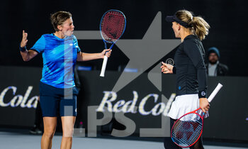 2021-11-14 - Nicole Melichar of the United States & Demi Schuurs of the Netherlands in action during the third doubles round robin match at the 2021 Akron WTA Finals Guadalajara, Masters WTA tennis tournament on November 14, 2021 in Guadalajara, Mexico - 2021 AKRON WTA FINALS GUADALAJARA, MASTERS WTA TENNIS TOURNAMENT - INTERNATIONALS - TENNIS
