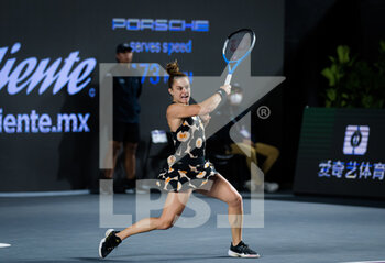 2021-11-15 - Maria Sakkari of Greece in action against Aryna Sabalenka of Belarus during the third round robin match at the 2021 Akron WTA Finals Guadalajara, Masters WTA tennis tournament on November 15, 2021 in Guadalajara, Mexico - 2021 AKRON WTA FINALS GUADALAJARA, MASTERS WTA TENNIS TOURNAMENT - INTERNATIONALS - TENNIS