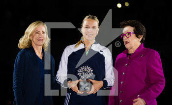 2021-11-17 - Anett Kontaveit of Estonia with the runner up trophy after the final against Garbine Muguruza of Spain of the 2021 Akron WTA Finals Guadalajara, Masters WTA tennis tournament on November 17, 2021 in Guadalajara, Mexico - 2021 AKRON WTA FINALS GUADALAJARA, MASTERS WTA TENNIS TOURNAMENT - INTERNATIONALS - TENNIS