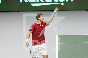2021-12-04 - Daniil Medvedev of Russia during the semi-finals of the Davis Cup 2021, tennis match between Russia and Germany on December 4, 2021 at Madrid Arena in Madrid, Spain - SEMI-FINALS OF THE DAVIS CUP 2021 - RUSSIA VS GERMANY - INTERNATIONALS - TENNIS