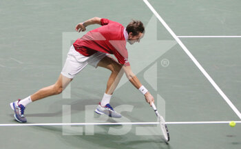 2021-12-04 - Daniil Medvedev of Russia during the semi-finals of the Davis Cup 2021, tennis match between Russia and Germany on December 4, 2021 at Madrid Arena in Madrid, Spain - SEMI-FINALS OF THE DAVIS CUP 2021 - RUSSIA VS GERMANY - INTERNATIONALS - TENNIS
