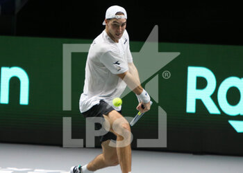 2021-12-04 - Jan-Lennard Struff of Germany during the semi-finals of the Davis Cup 2021, tennis match between Russia and Germany on December 4, 2021 at Madrid Arena in Madrid, Spain - SEMI-FINALS OF THE DAVIS CUP 2021 - RUSSIA VS GERMANY - INTERNATIONALS - TENNIS